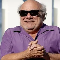 A cuánto asciende la fortuna de Danny DeVito